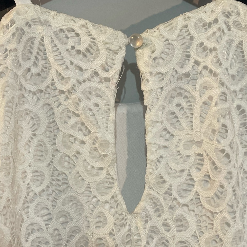 Francesca's Kylie Scallop Trim Solid Lace Shift DressWomen's Size M - Picture 5 of 6